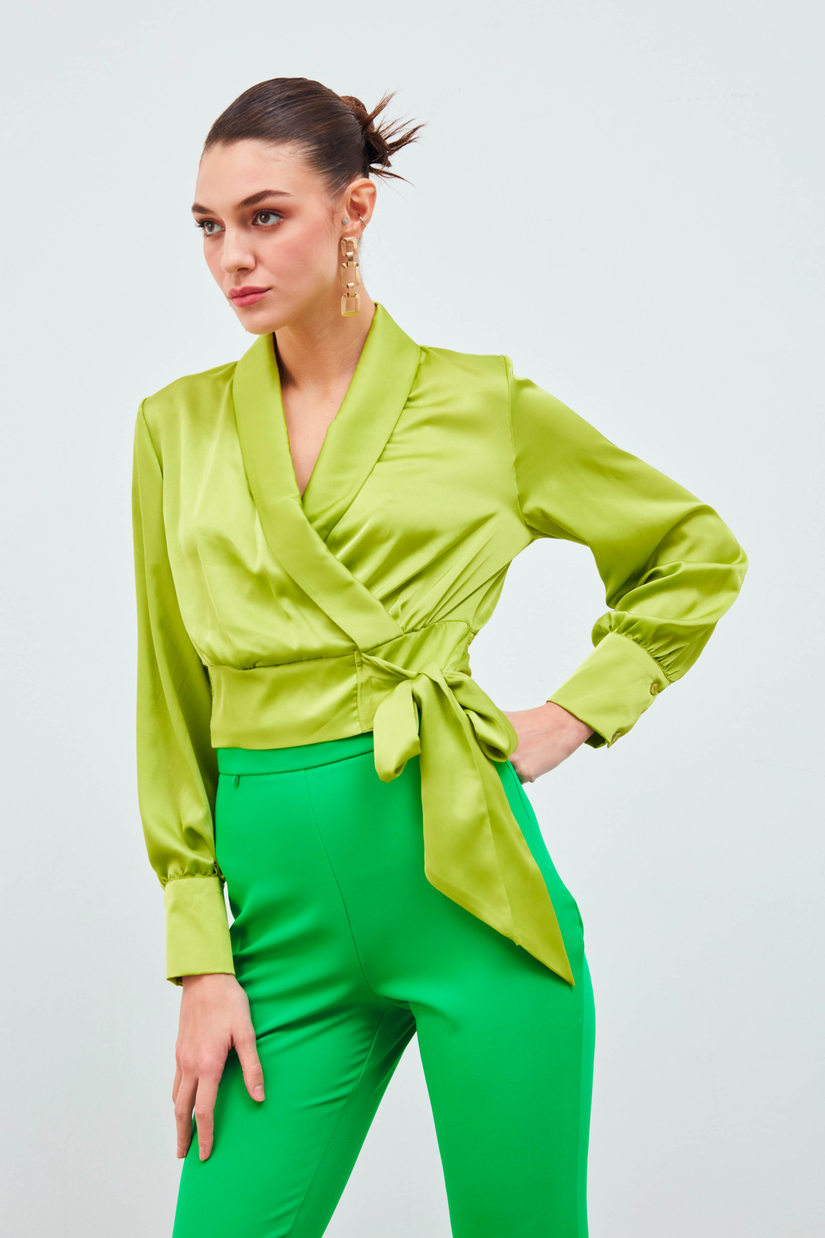 Kruvaze Saten Bluz - YAĞ YEŞİLİ