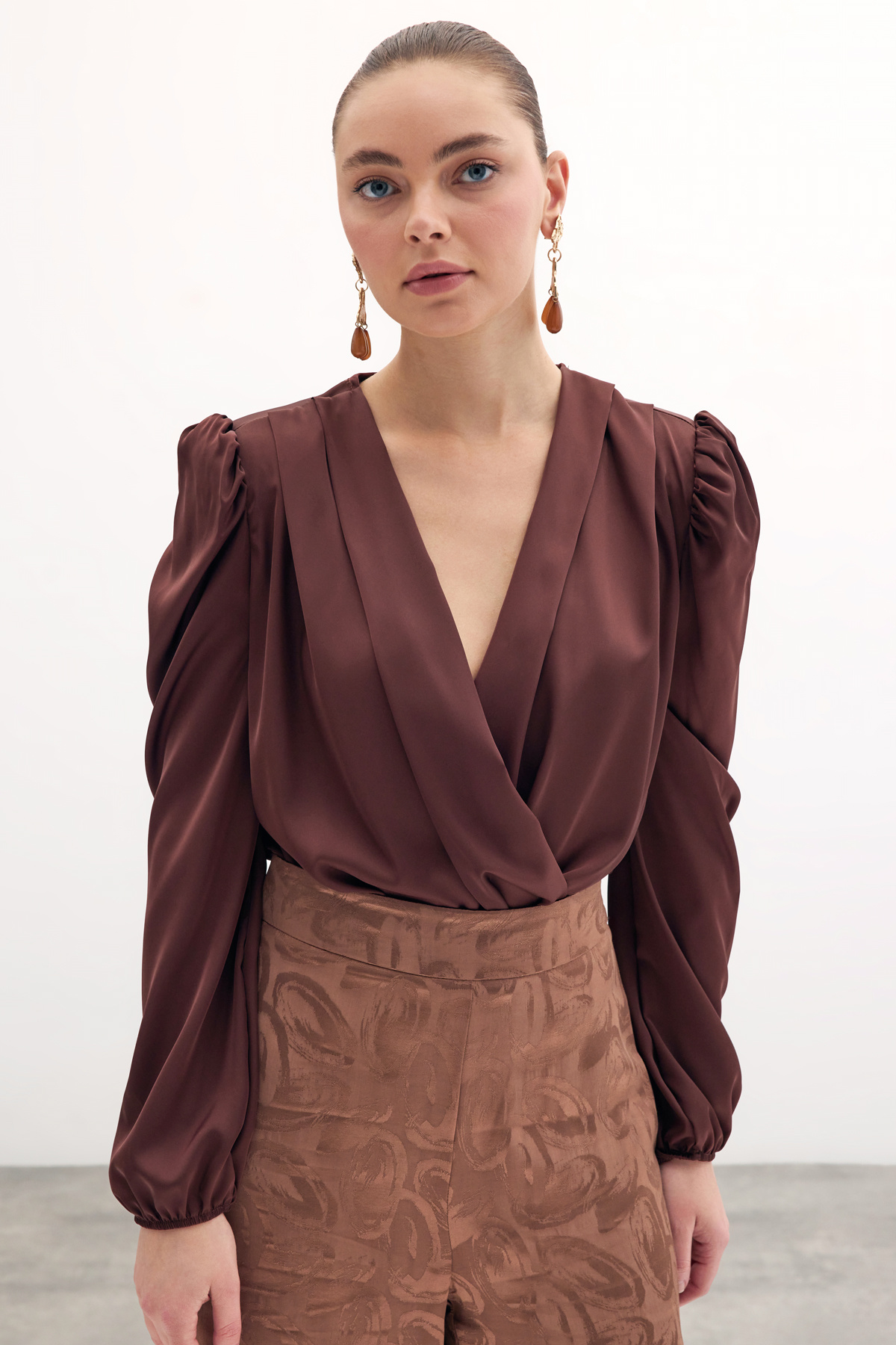 Kruvaze Saten Bodysuit Bluz - Kahve