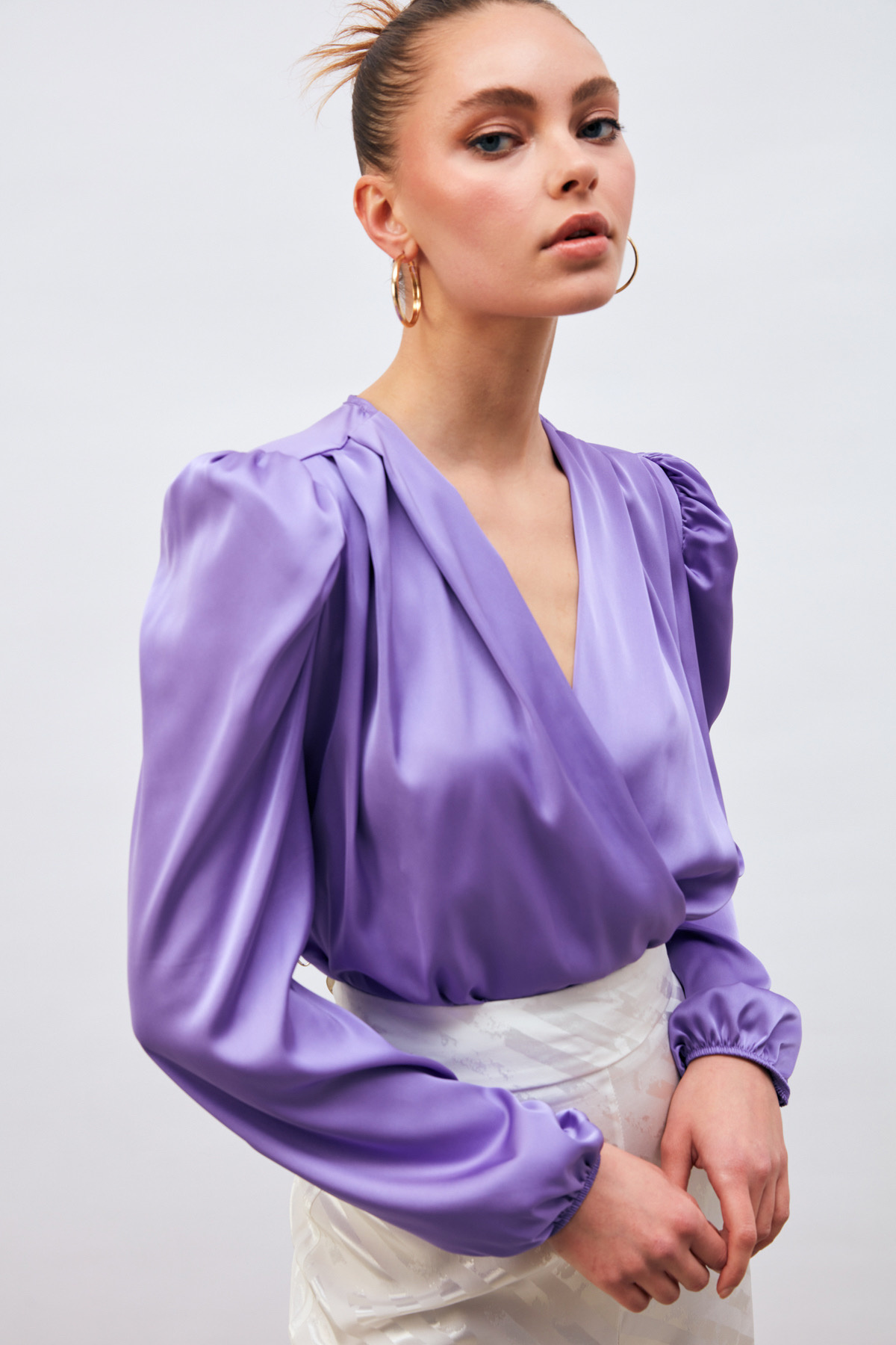 Kruvaze Saten Bodysuit Bluz - LİLA