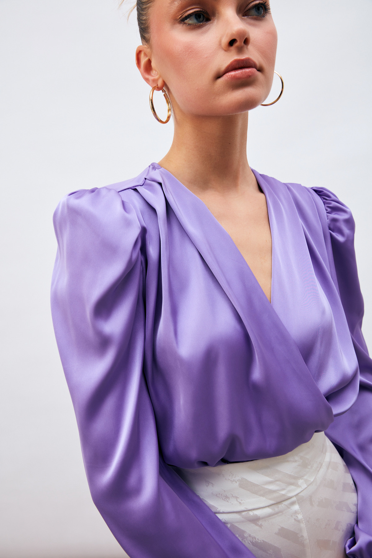 Kruvaze Saten Bodysuit Bluz - LİLA