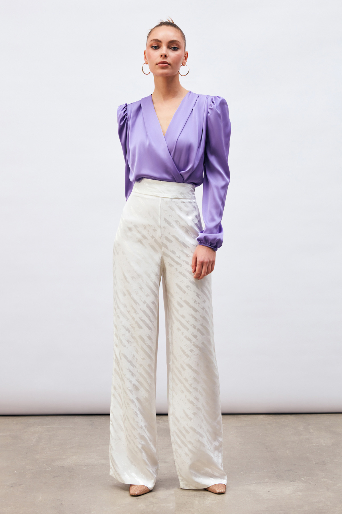 Kruvaze Saten Bodysuit Bluz - LİLA