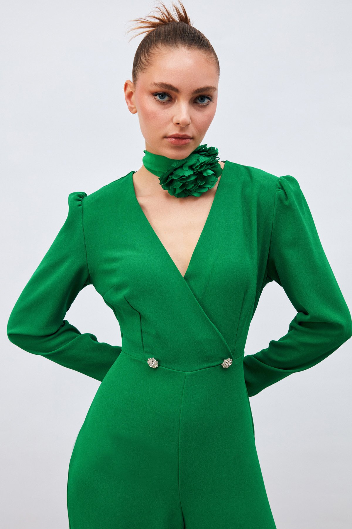 Kruvaze Süs Taşlı Krep Tulum - YEŞİL