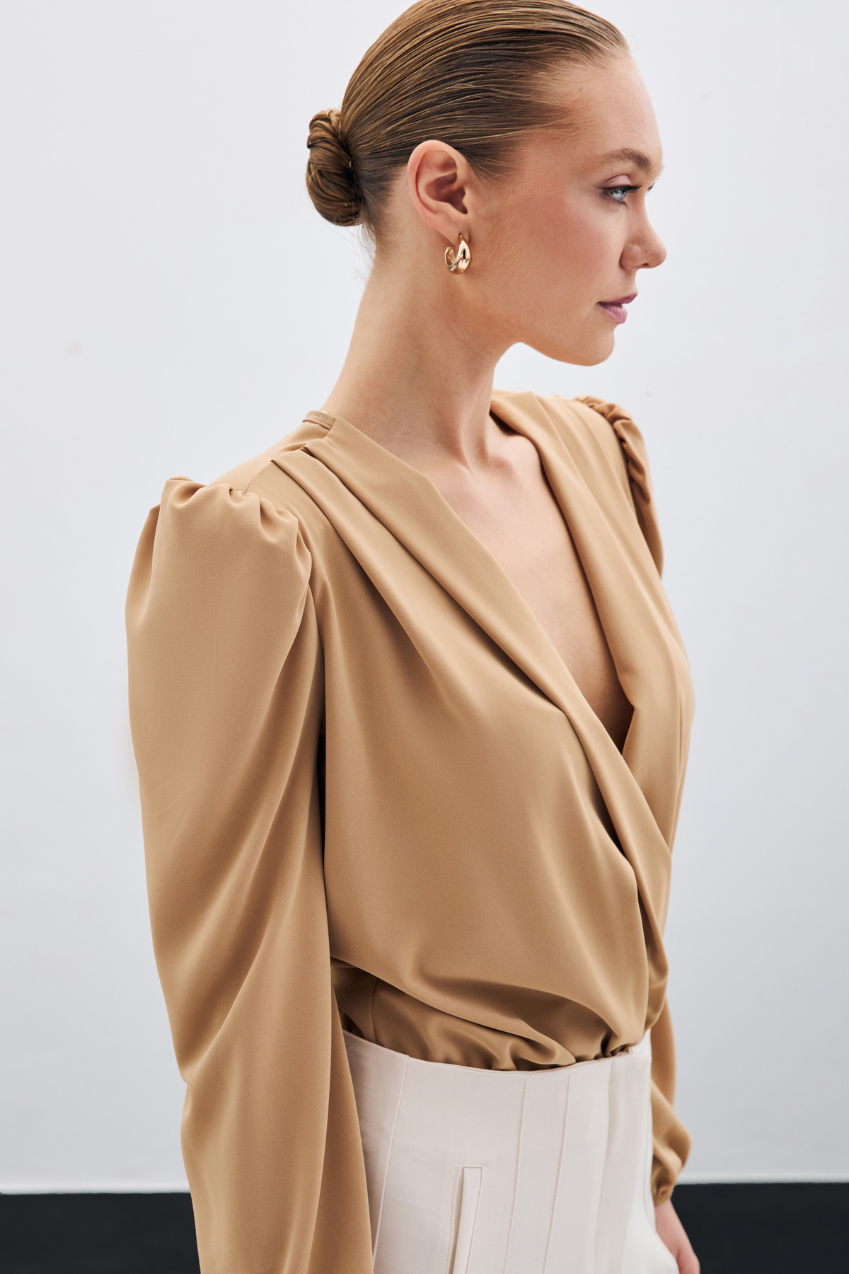 Kruvaze Vatkalı Bodysuit - Camel