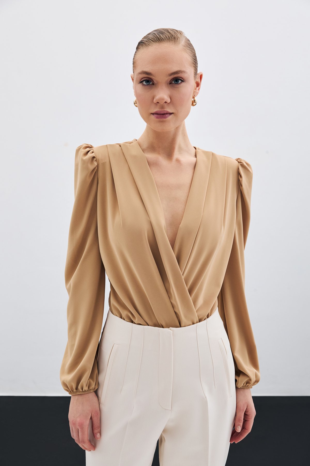 Kruvaze Vatkalı Bodysuit - Camel