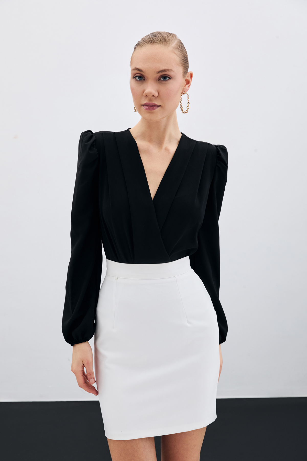 Kruvaze Vatkalı Bodysuit - Siyah