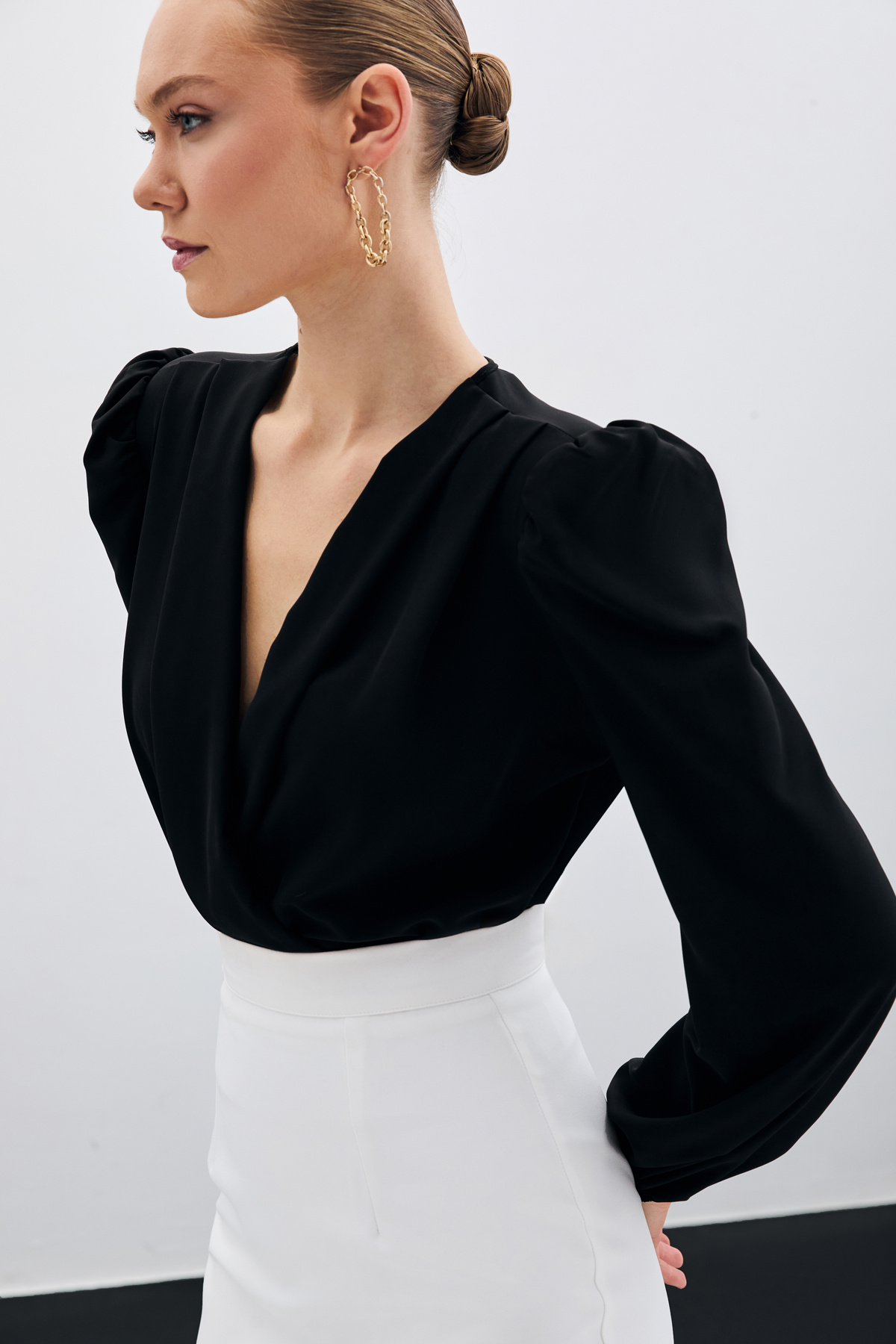 Kruvaze Vatkalı Bodysuit - Siyah