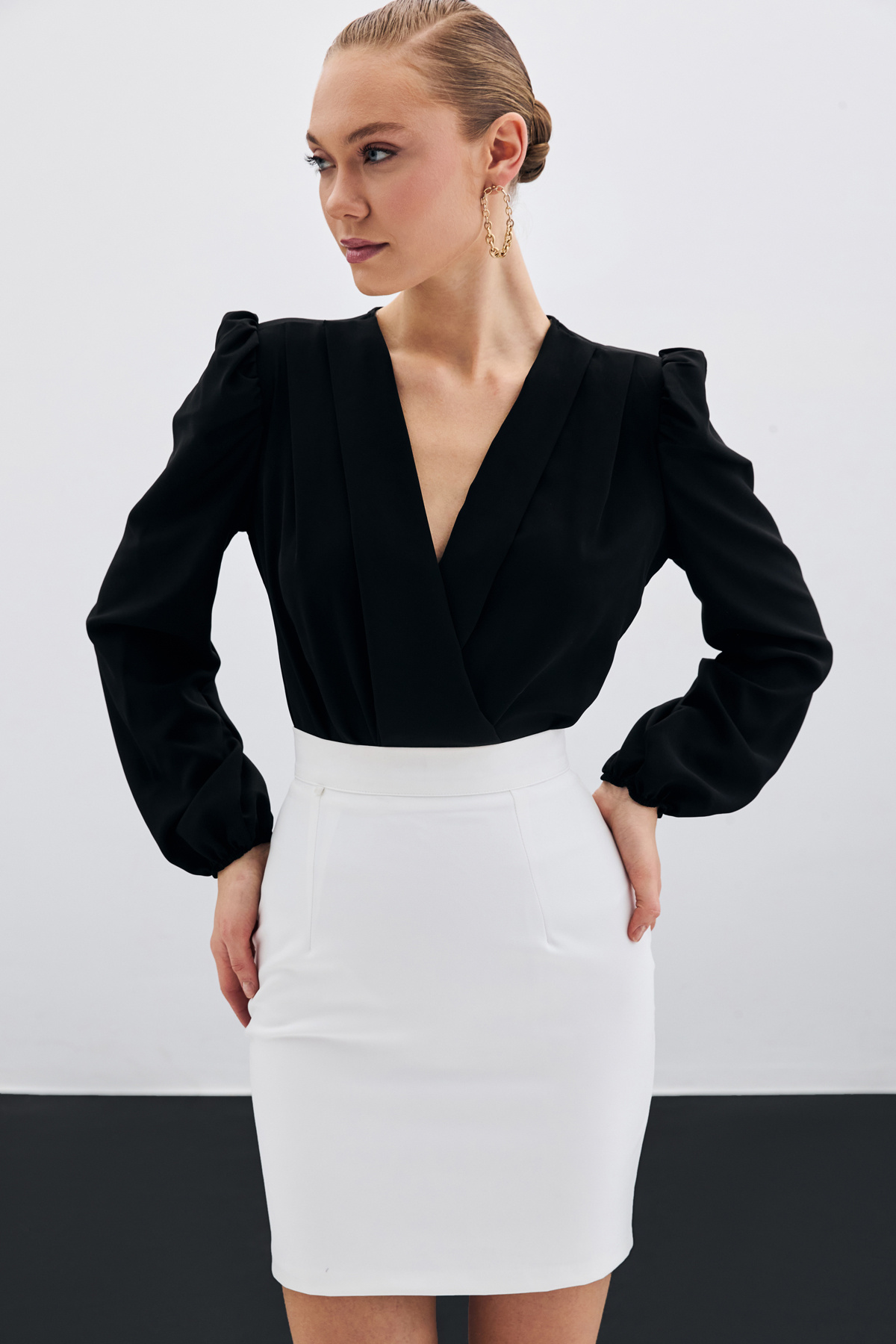 Kruvaze Vatkalı Bodysuit - Siyah
