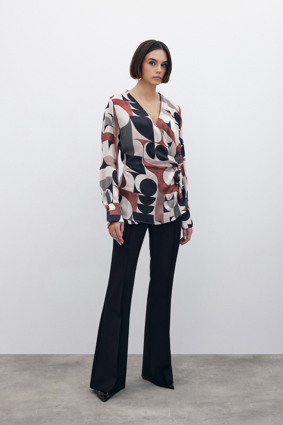 Kruvaze Yan Bağlamalı Bluz - KAHVE