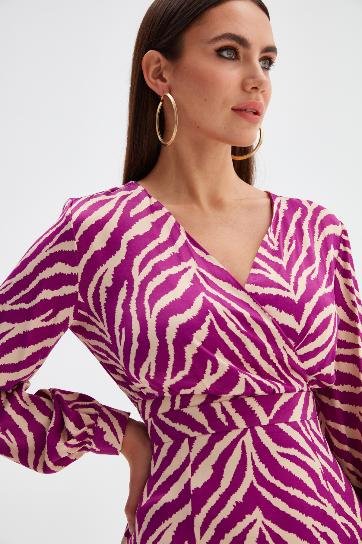Kruvaze Zebra Desenli Saten Bluz - FUŞYA