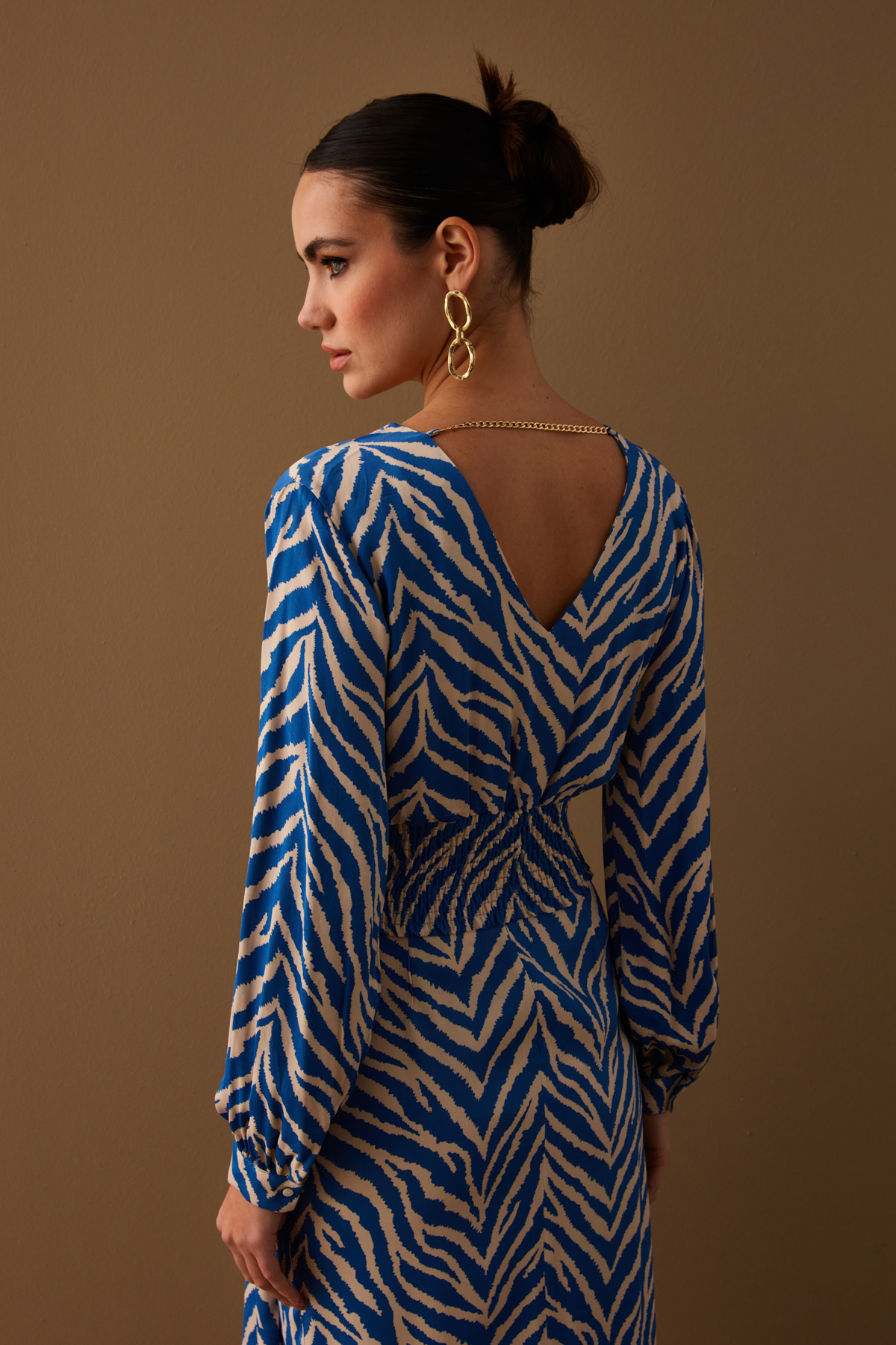 Kruvaze Zebra Desenli Saten Bluz - MAVİ