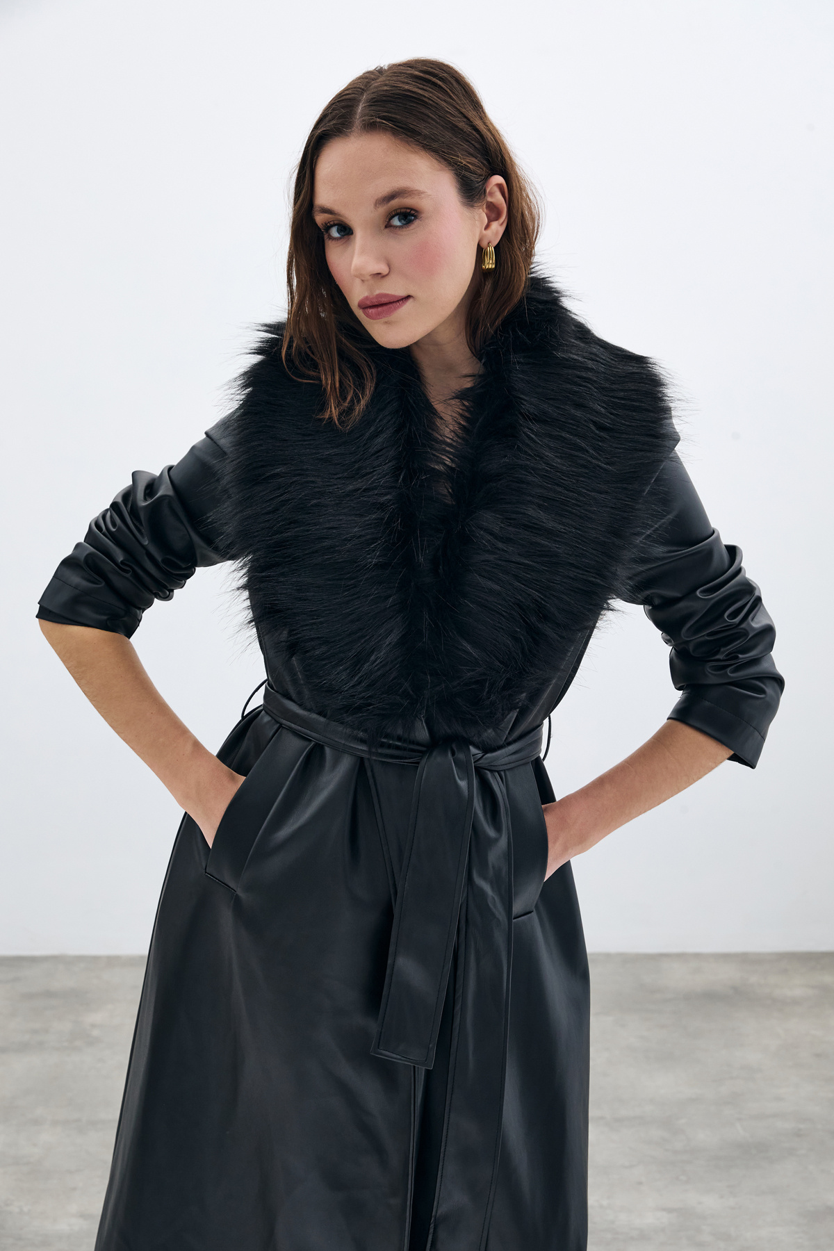 Kürklü Uzun Deri Kaban - Siyah