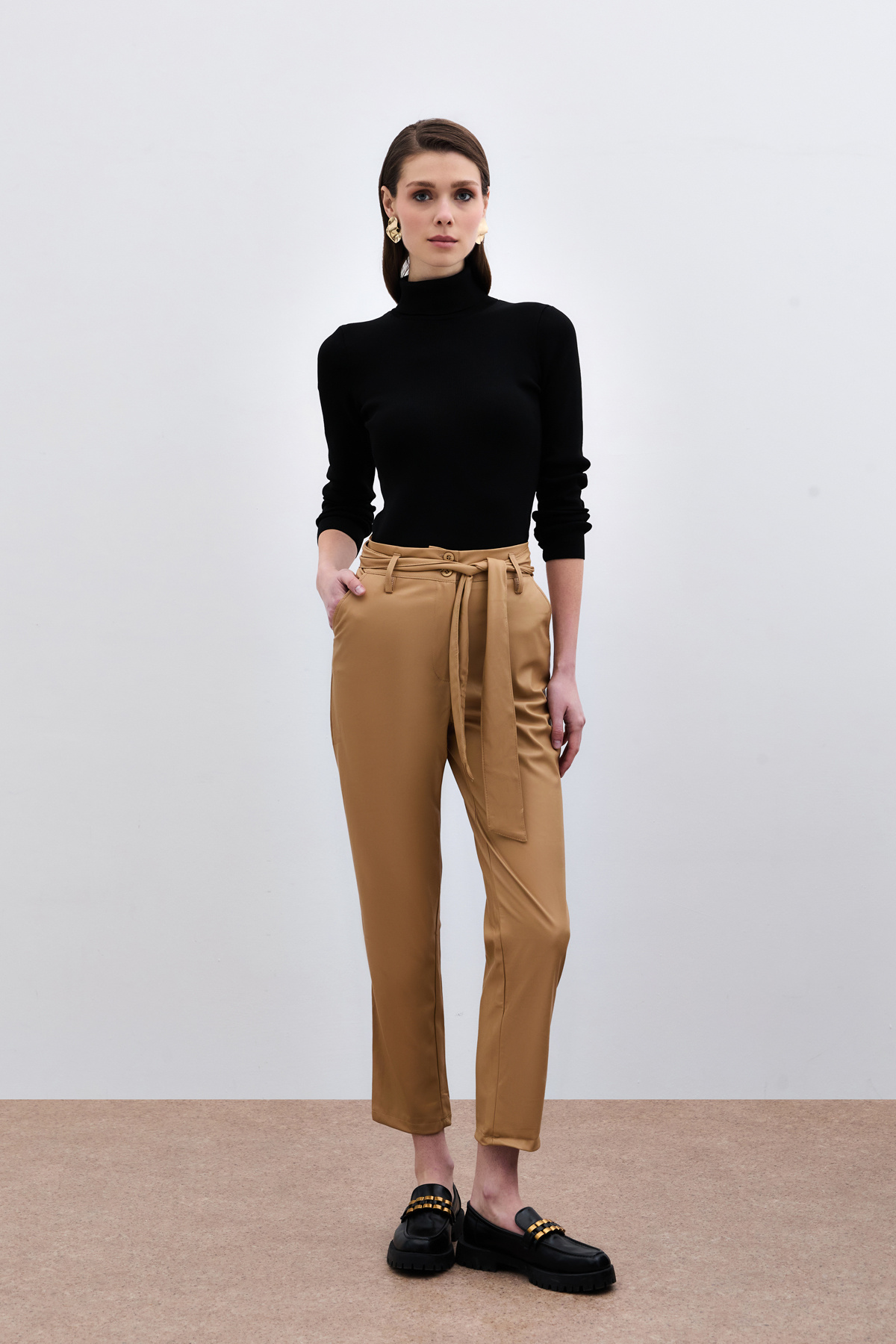 Kuşaklı Deri Pantolon - BEJ