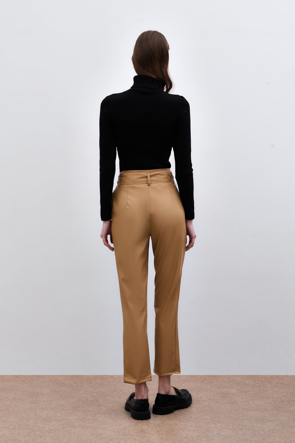 Kuşaklı Deri Pantolon - BEJ