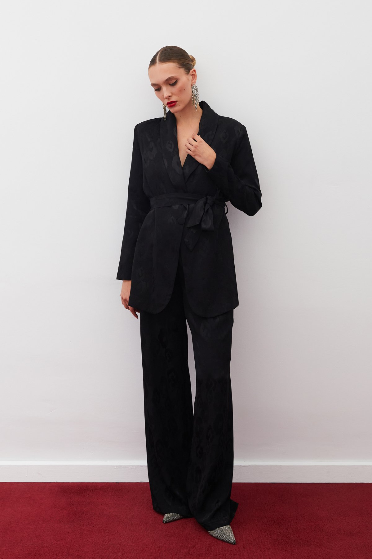 Kuşaklı Desenli Uzun Ceket - SİYAH