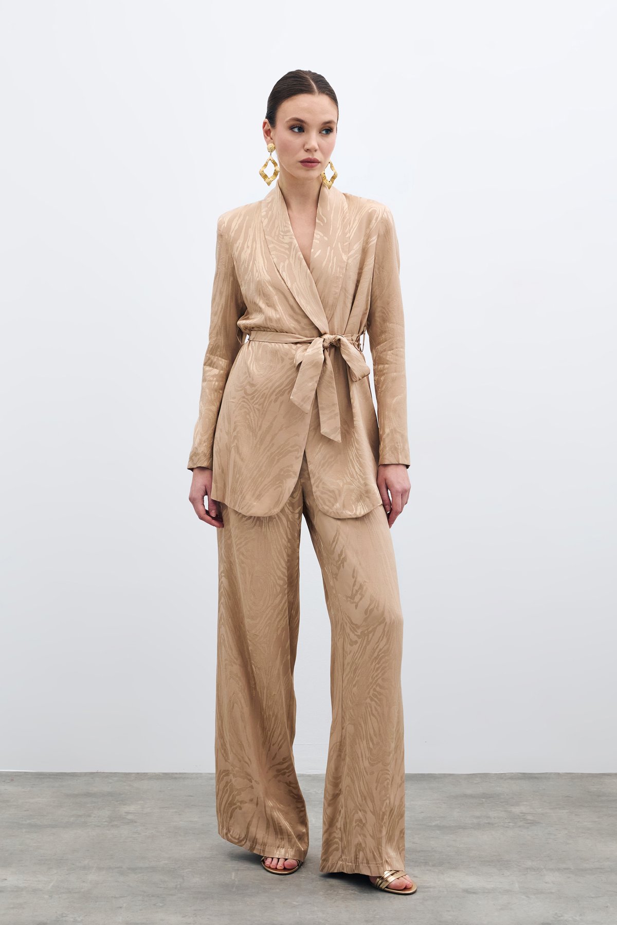 Kuşaklı Desenli Uzun Ceket - Vizon