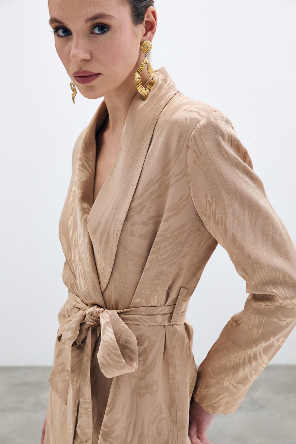 Kuşaklı Desenli Uzun Ceket - Vizon