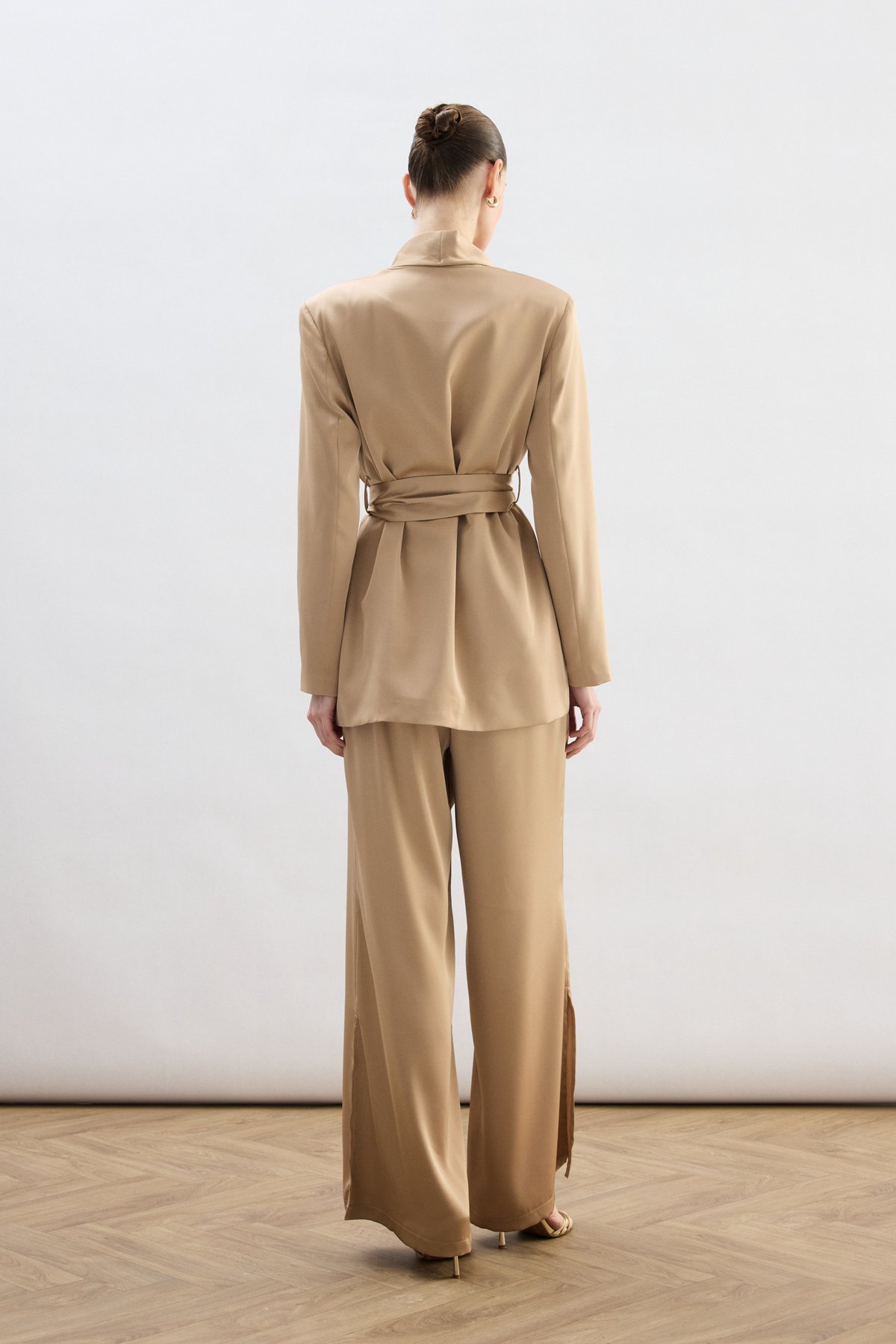 Kuşaklı Saten Ceket - Camel