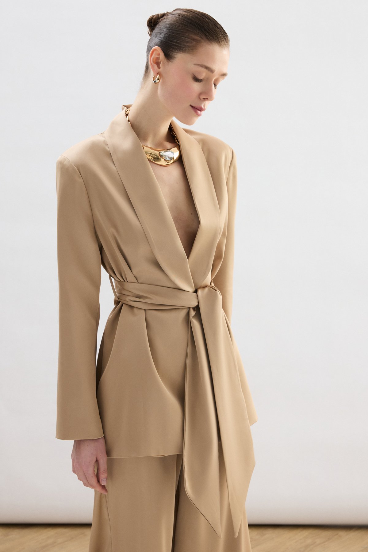 Kuşaklı Saten Ceket - Camel