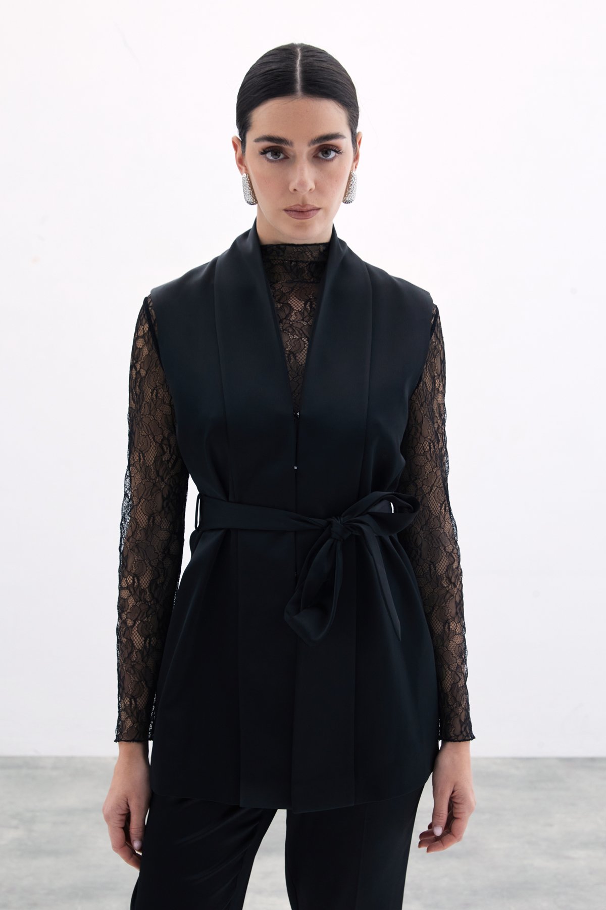 Kuşaklı Saten Yelek - Siyah