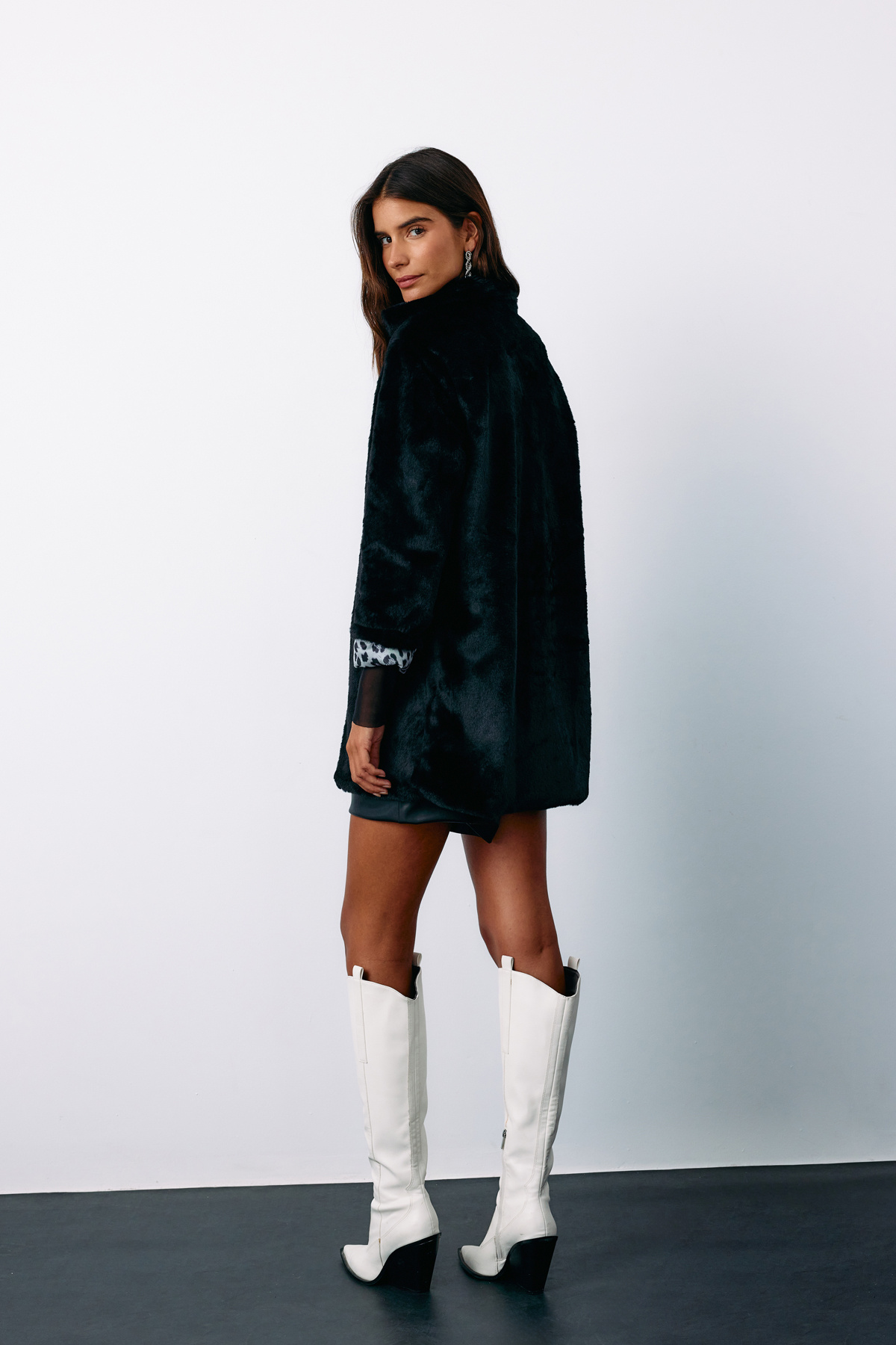 Leopard Lined Plush Coat - BLACK