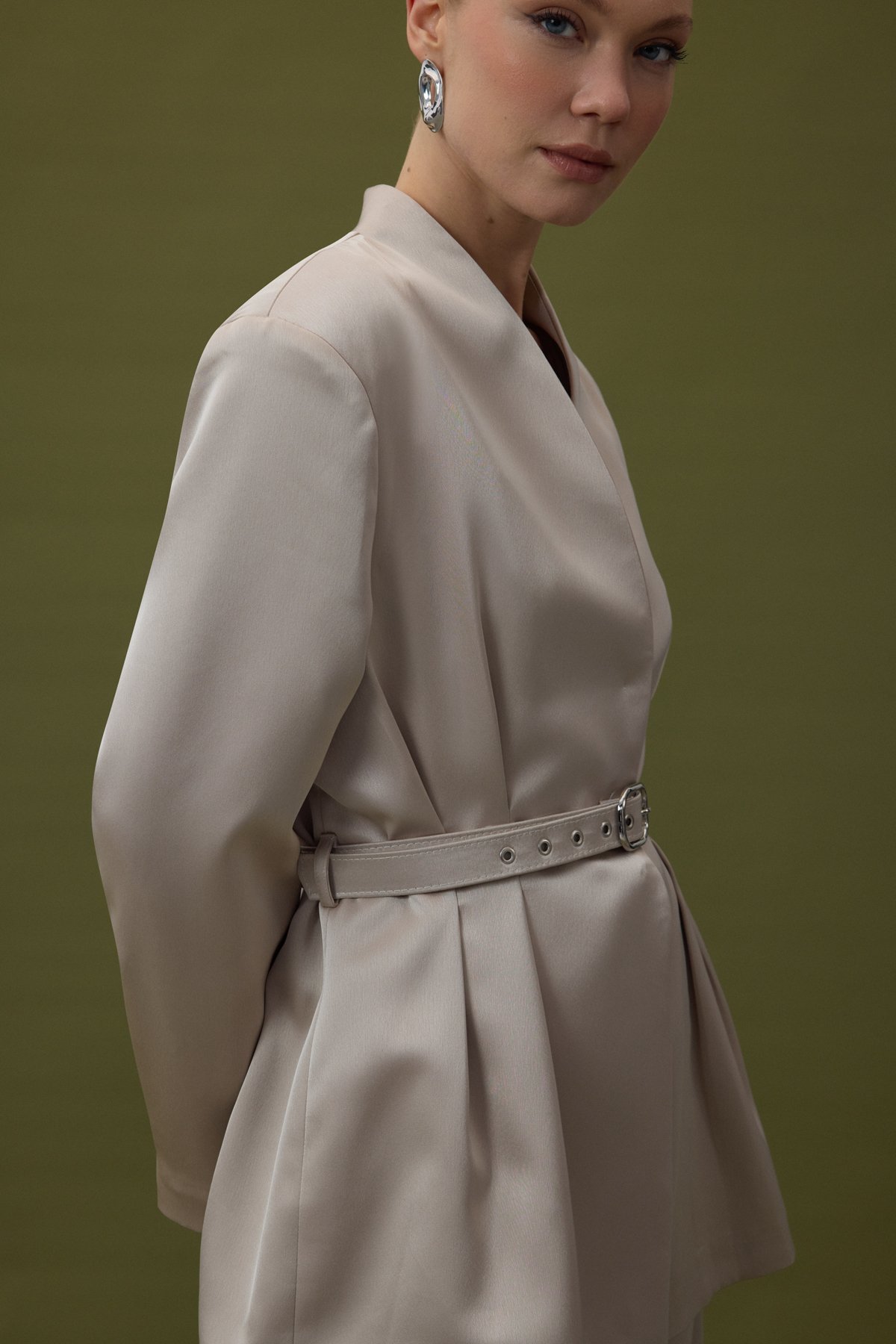 Lisa Kemerli Saten Ceket - Taş