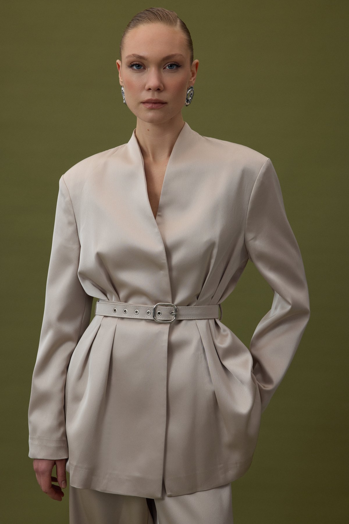 Lisa Kemerli Saten Ceket - Taş