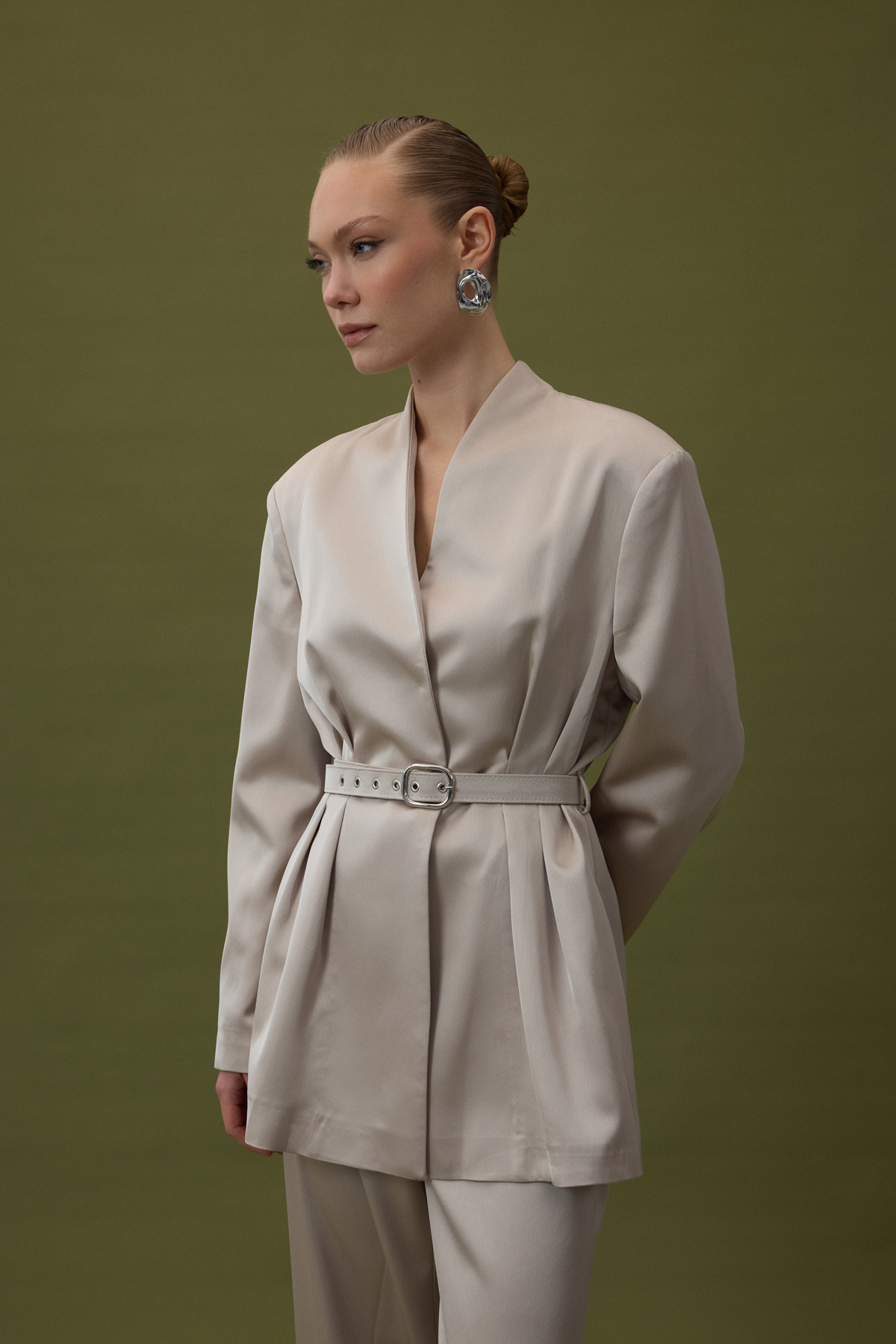 Lisa Kemerli Saten Ceket - Taş