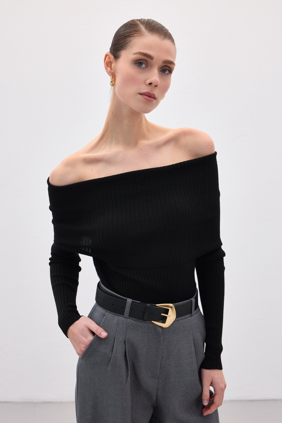 Madonna Yaka Triko - Siyah