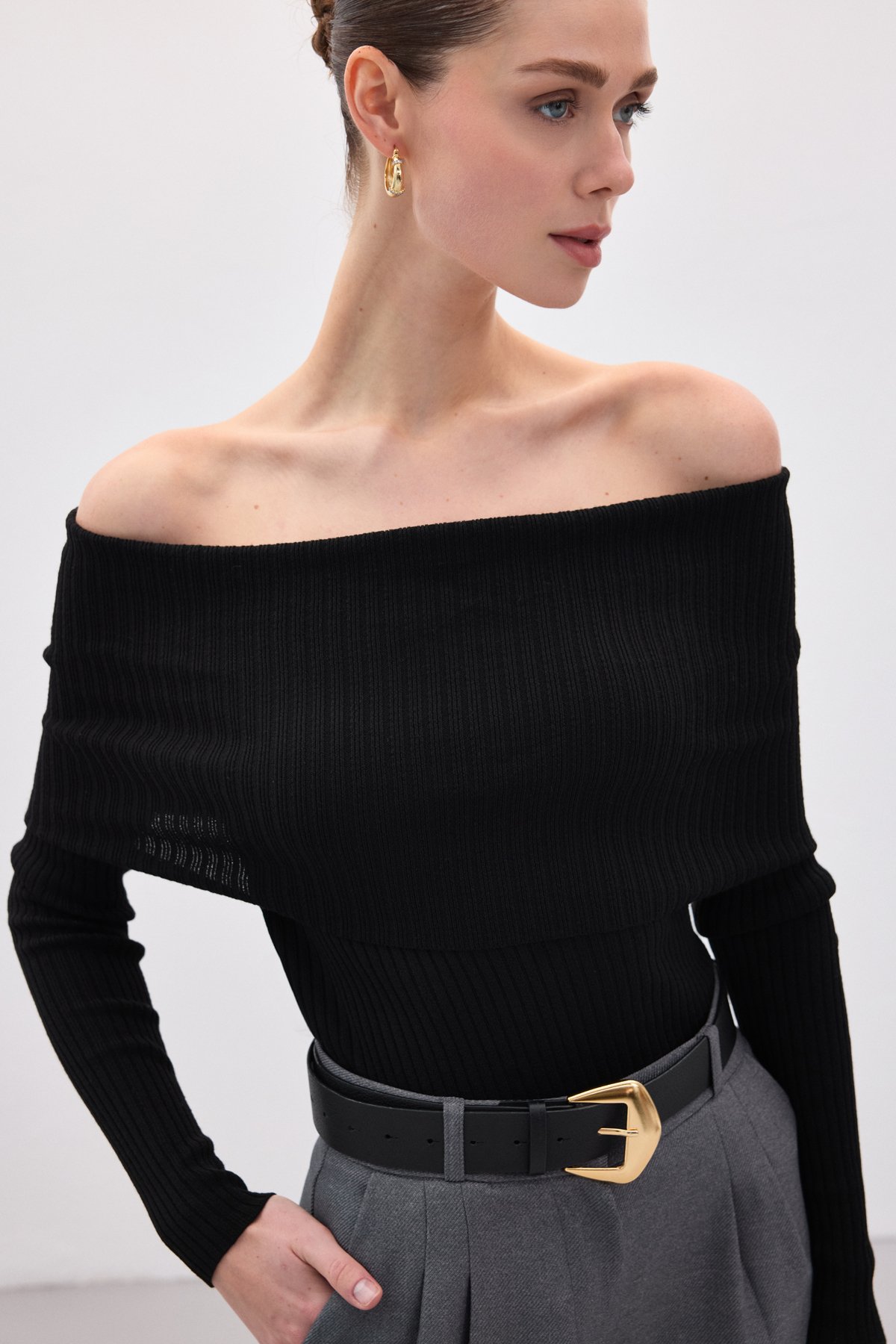 Madonna Yaka Triko - Siyah