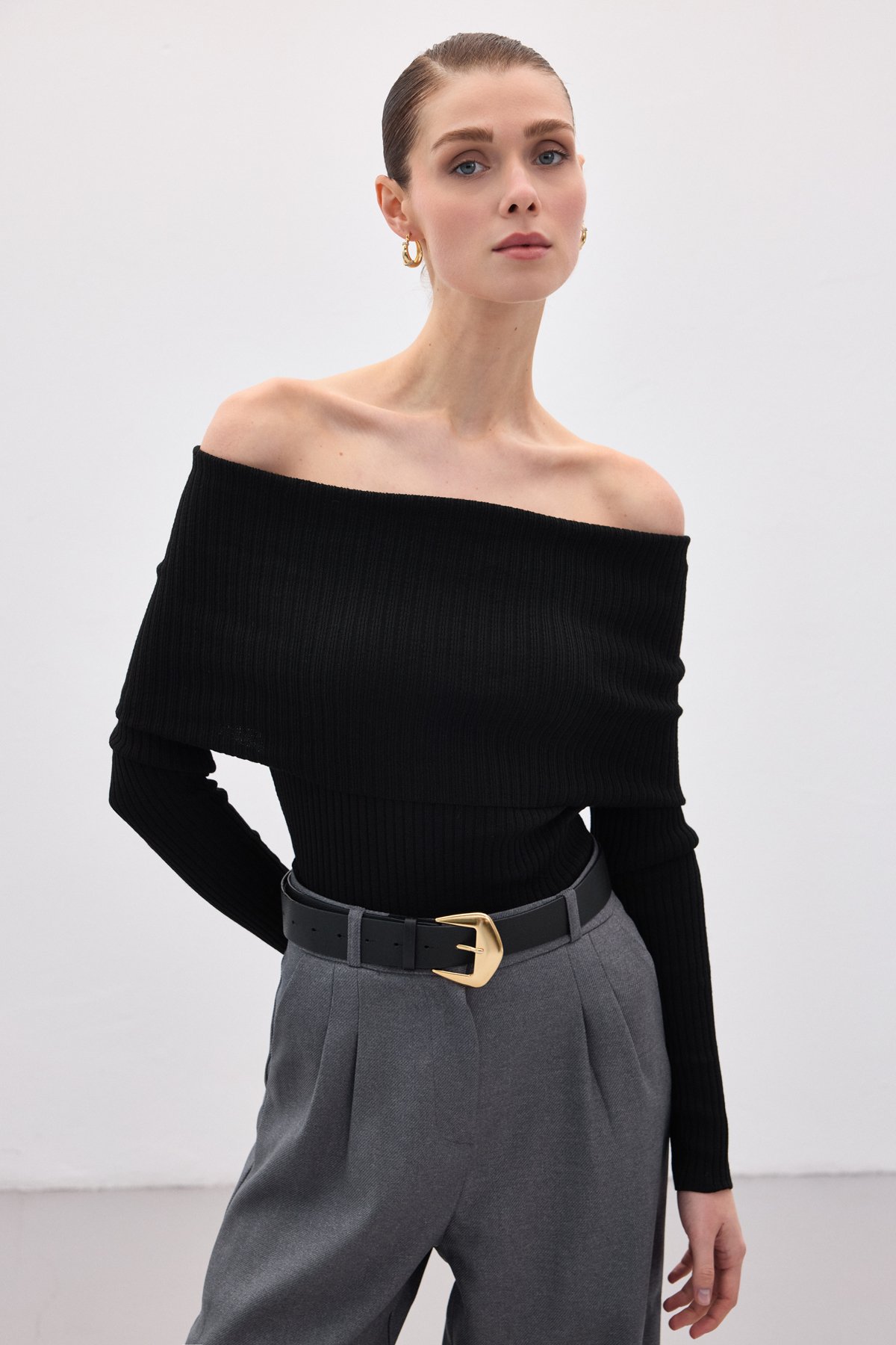 Madonna Yaka Triko - Siyah