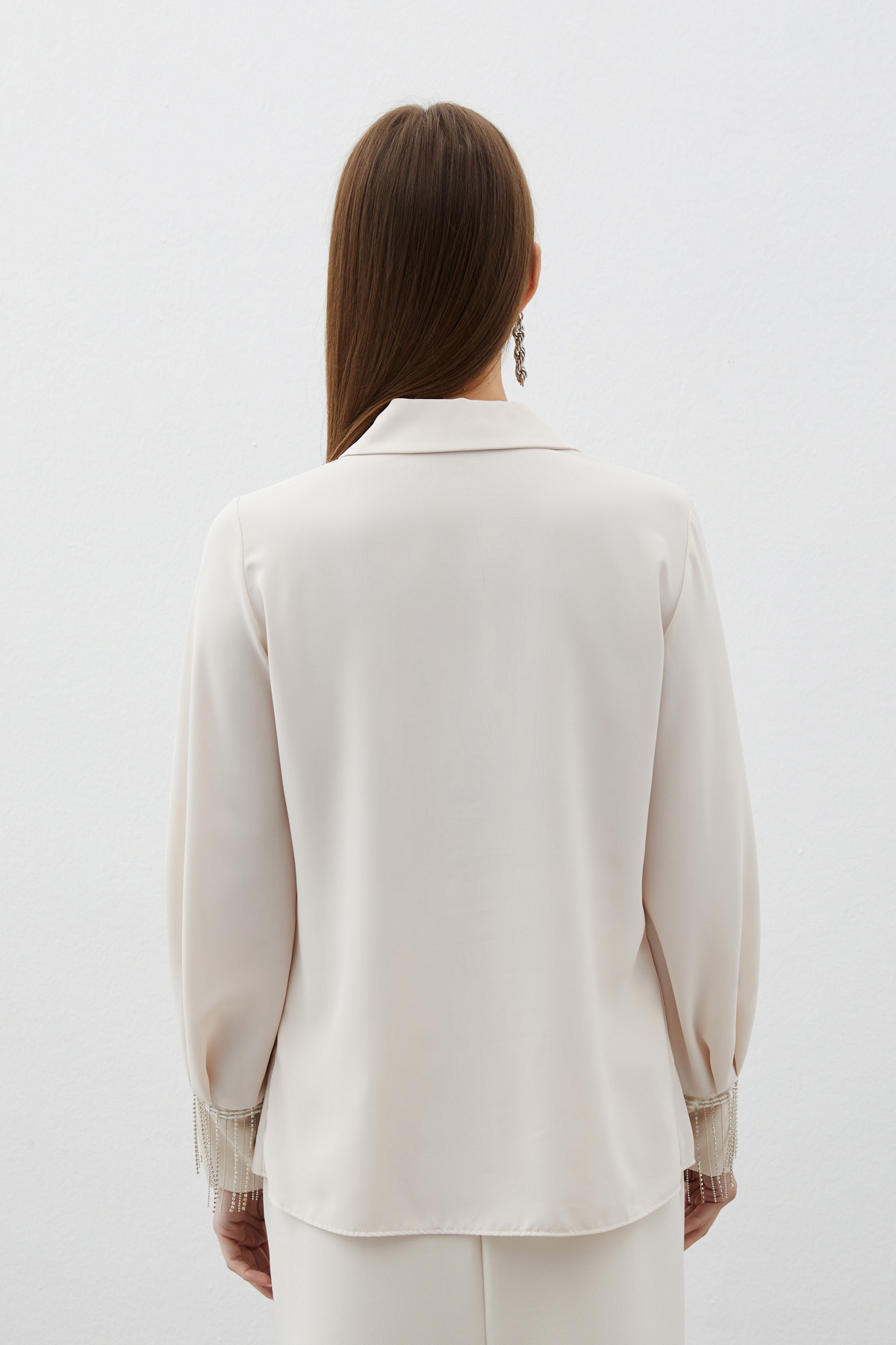 Manşetleri Aksesuarlı Gömlek - BEJ