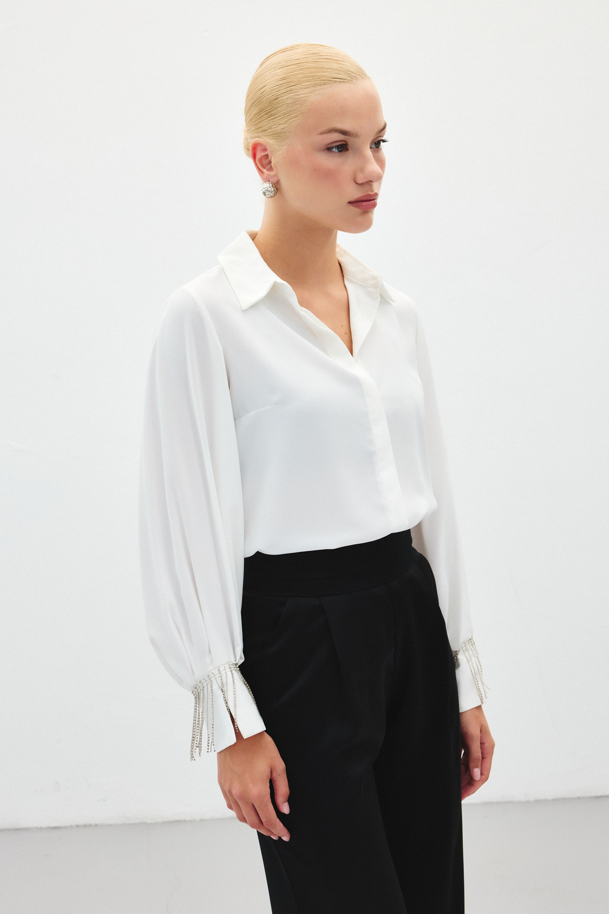 Manşetleri Aksesuarlı Gömlek - Ekru