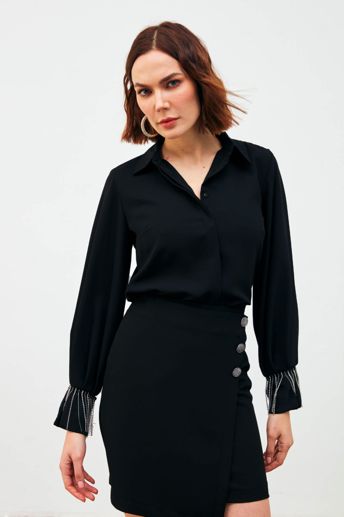 Manşetleri Aksesuarlı Gömlek - SİYAH