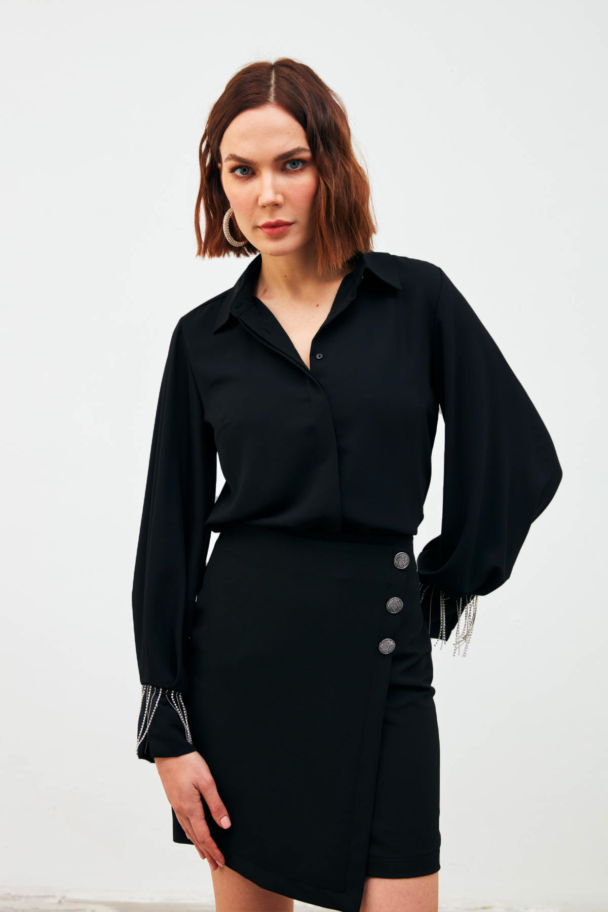 Manşetleri Aksesuarlı Gömlek - SİYAH