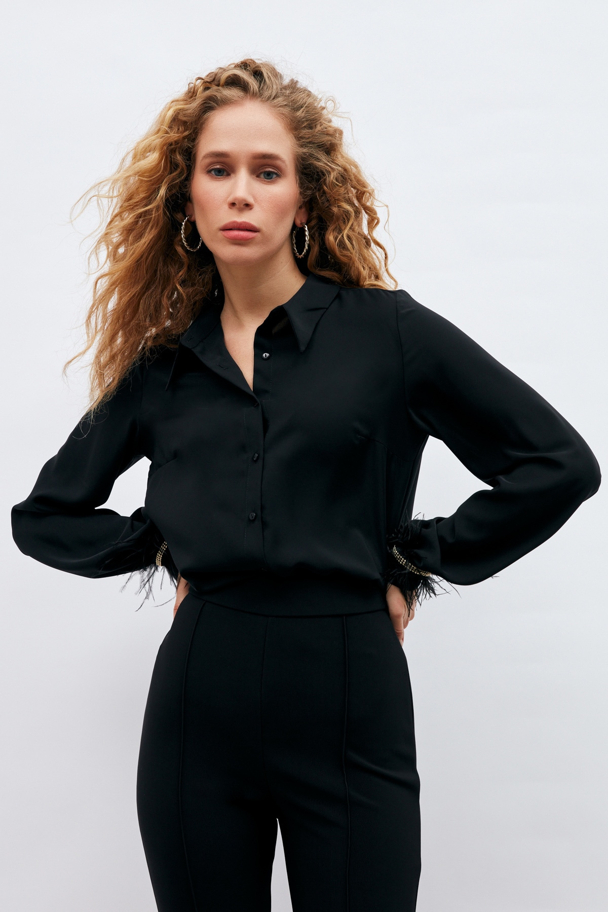 Manşetleri Aksesuarlı Gömlek - SİYAH