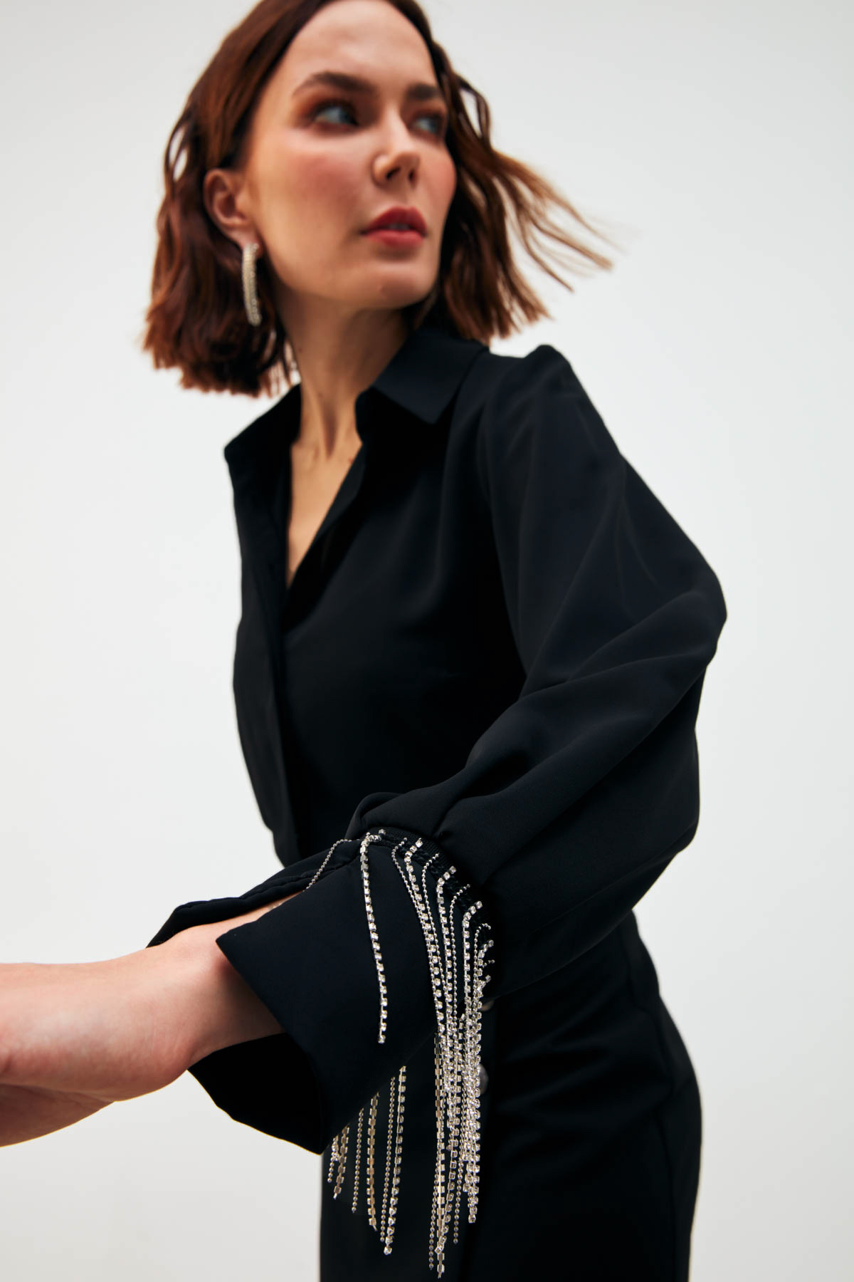 Manşetleri Aksesuarlı Gömlek - SİYAH