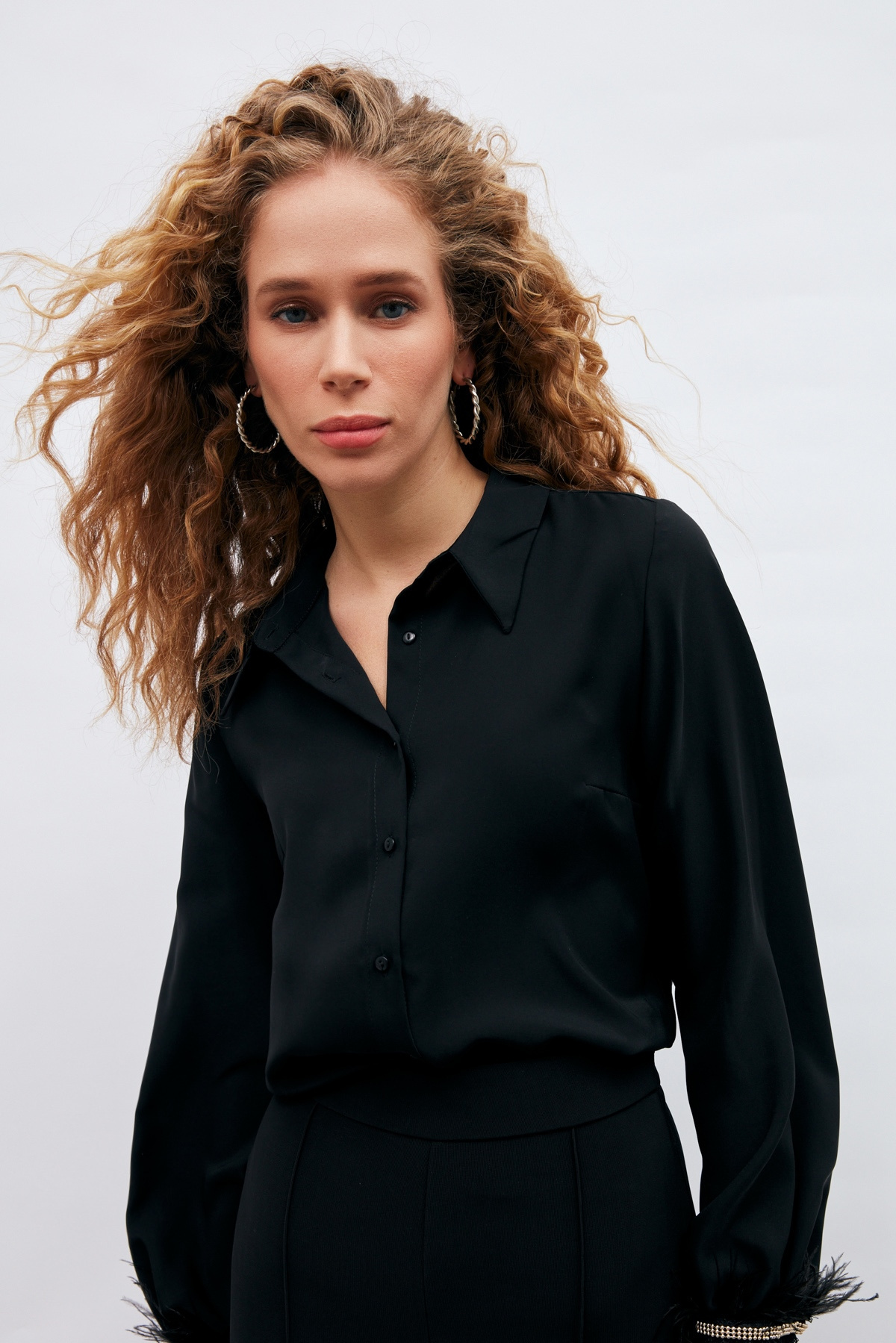 Manşetleri Aksesuarlı Gömlek - SİYAH