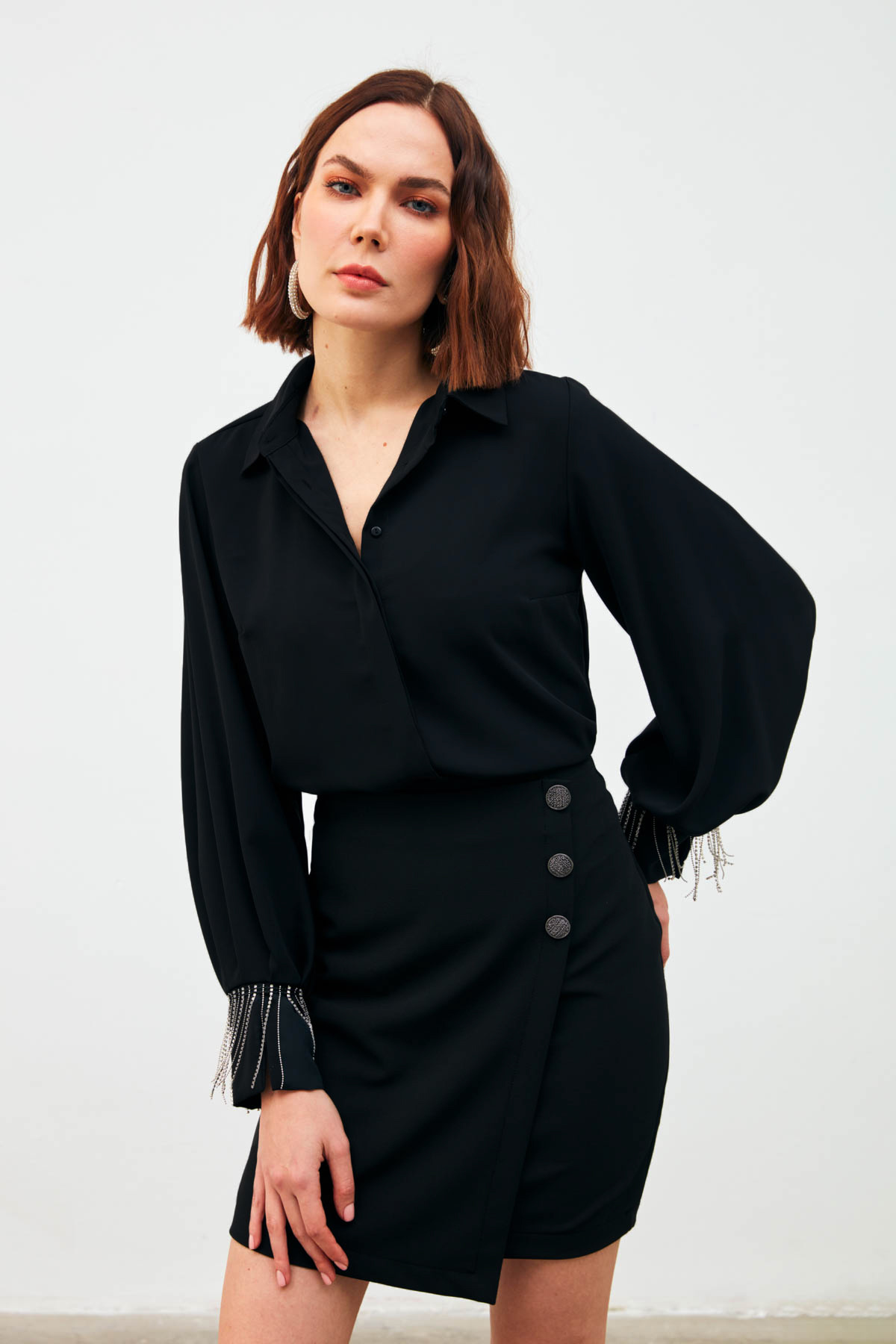 Manşetleri Aksesuarlı Gömlek - SİYAH
