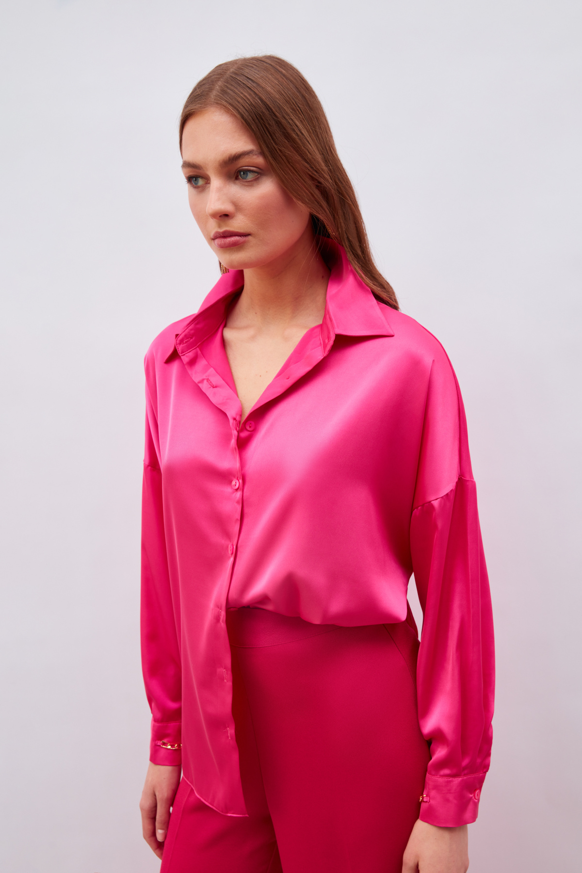 Manşetleri Zincir Aksesuarlı Saten Gömlek - FUŞYA
