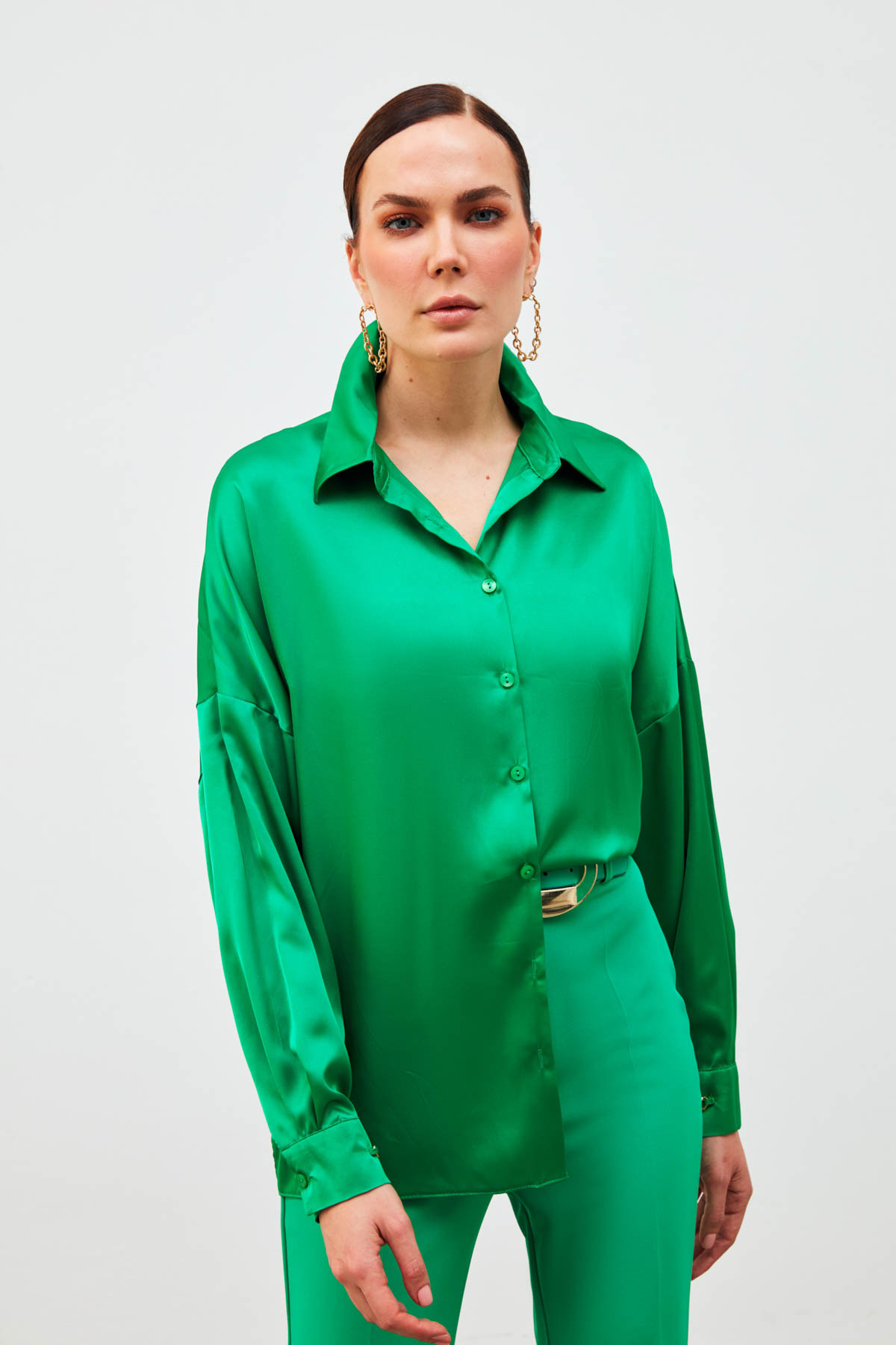 Manşetleri Zincir Aksesuarlı Saten Gömlek - YEŞİL