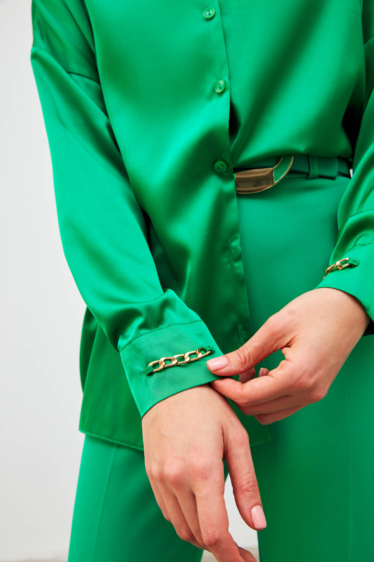 Manşetleri Zincir Aksesuarlı Saten Gömlek - YEŞİL