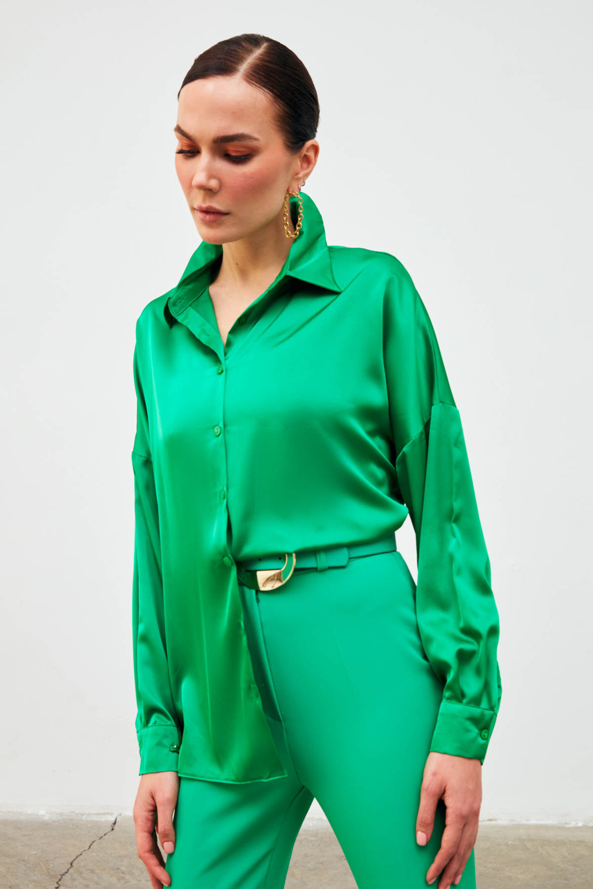 Manşetleri Zincir Aksesuarlı Saten Gömlek - YEŞİL