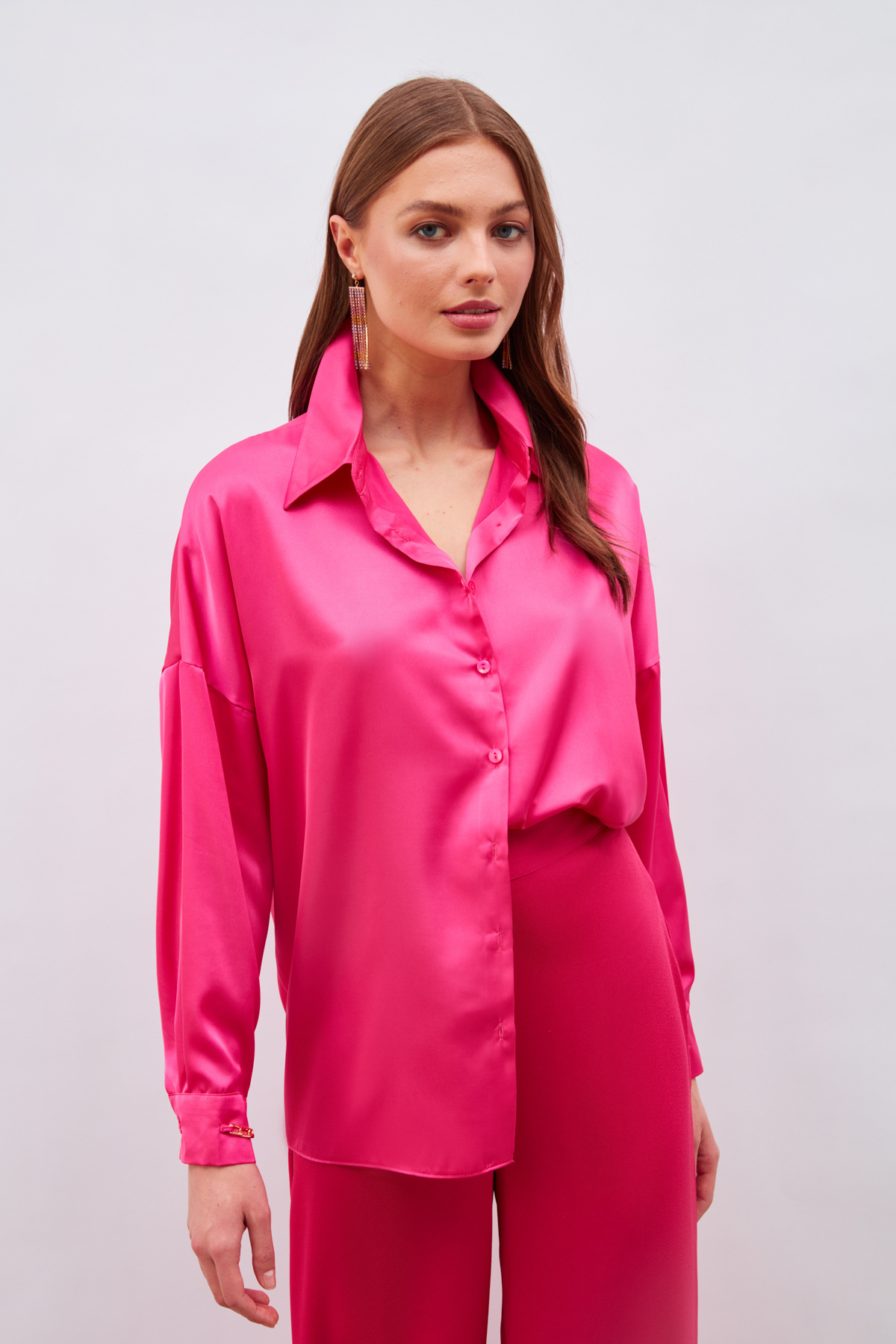 Manşetleri Zincir Aksesuarlı Saten Gömlek - FUŞYA
