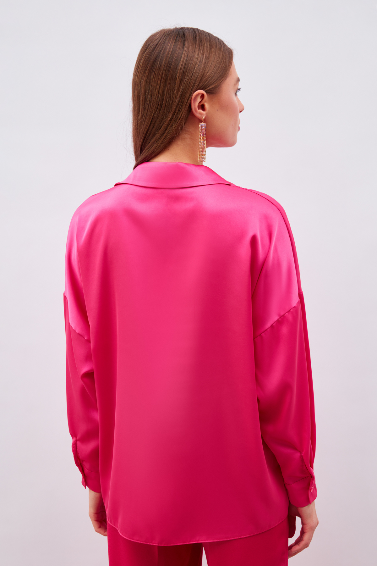 Manşetleri Zincir Aksesuarlı Saten Gömlek - FUŞYA
