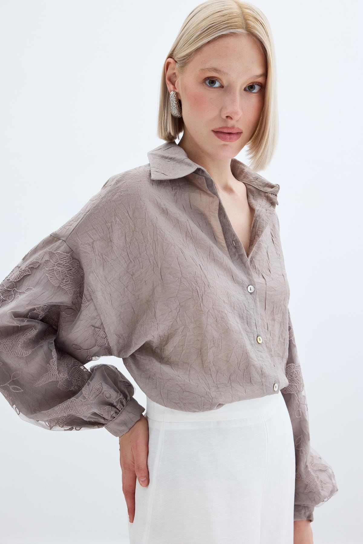 Nakış Detaylı Kraşlı Gömlek - Vizon