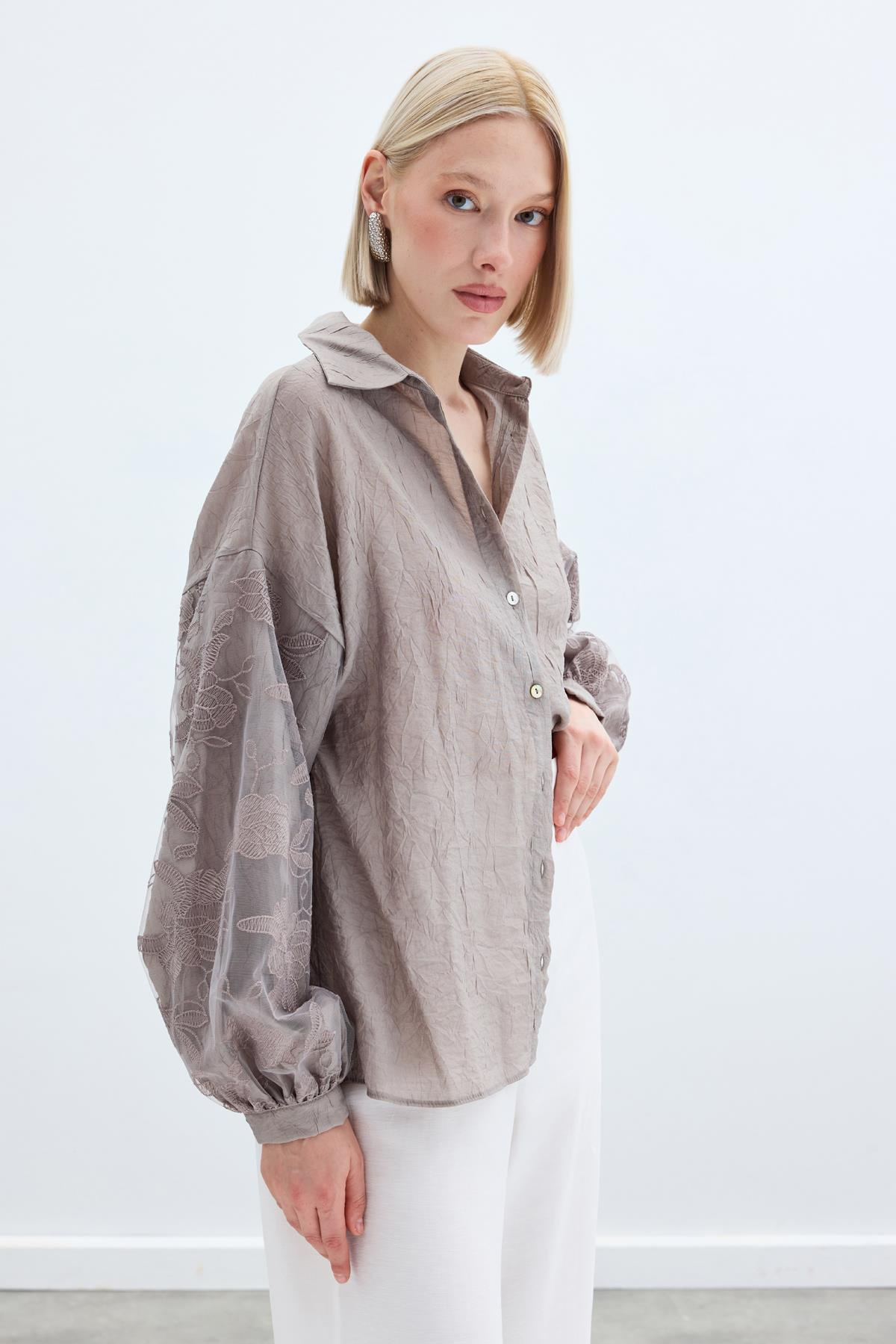 Nakış Detaylı Kraşlı Gömlek - Vizon
