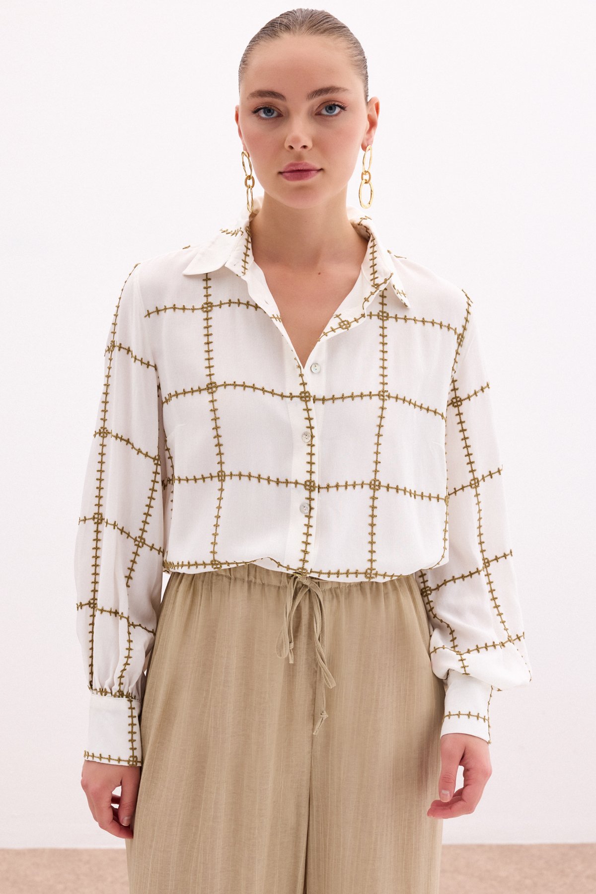 Nakış Detaylı Viskon Gömlek - Haki