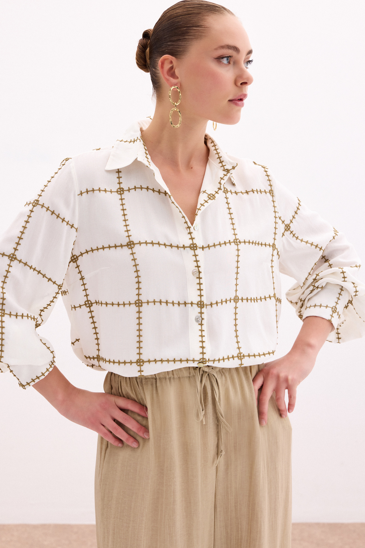 Nakış Detaylı Viskon Gömlek - Haki