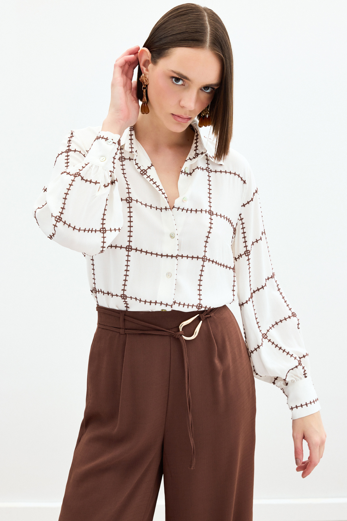 Nakış Detaylı Viskon Gömlek - Kahve