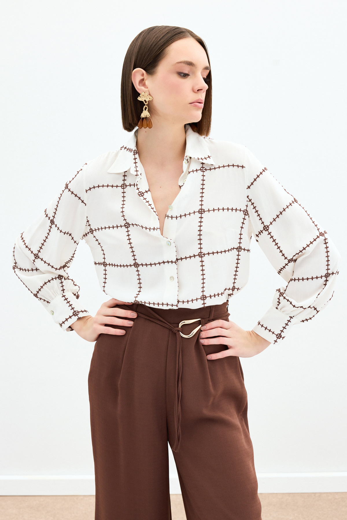 Nakış Detaylı Viskon Gömlek - Kahve